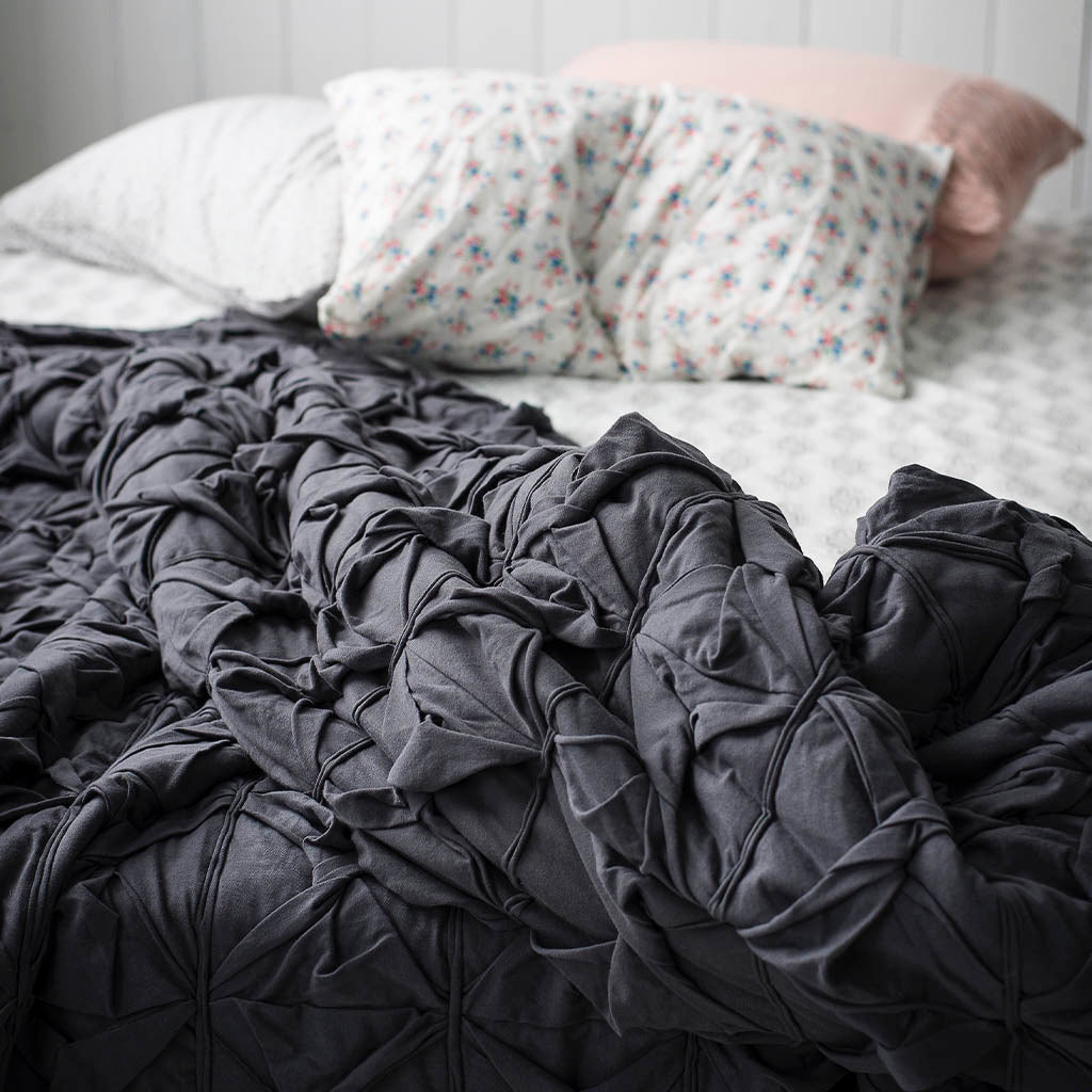 15 reasons to use weighted blanket